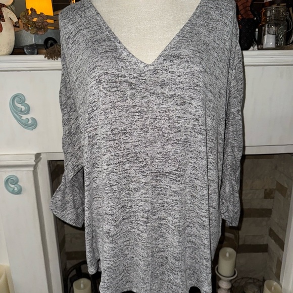 Olivia Blu cute batwing rugged sleeve oversized top EUC - Picture 1 of 7